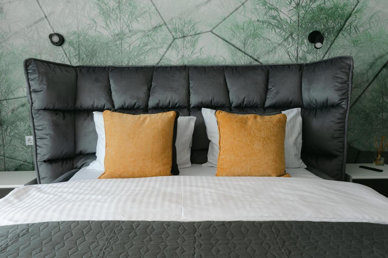 בראשוב The Forest - Luxe Central Apt With Free Secured Parking מראה חיצוני תמונה