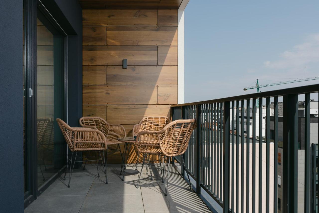 בראשוב The Forest - Luxe Central Apt With Free Secured Parking מראה חיצוני תמונה