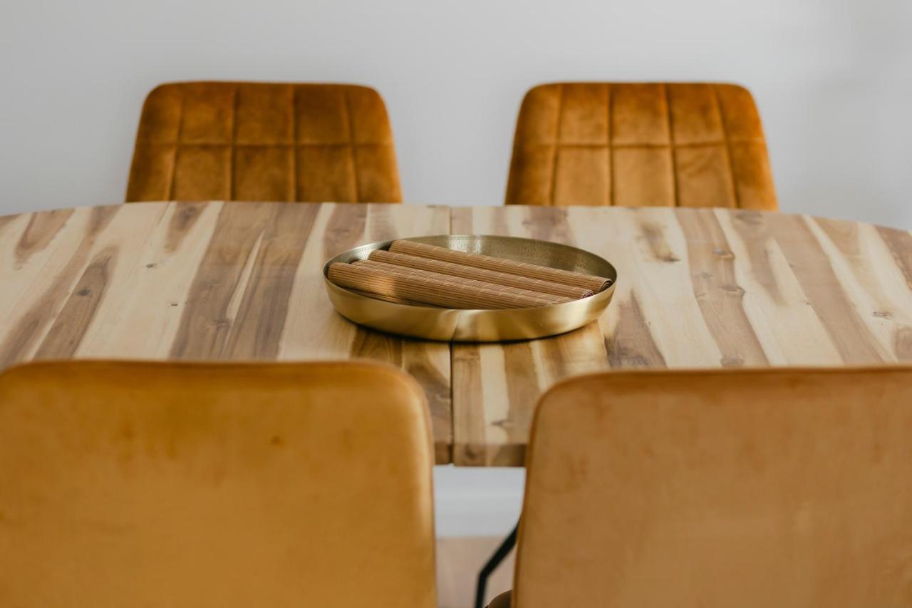 בראשוב The Forest - Luxe Central Apt With Free Secured Parking מראה חיצוני תמונה