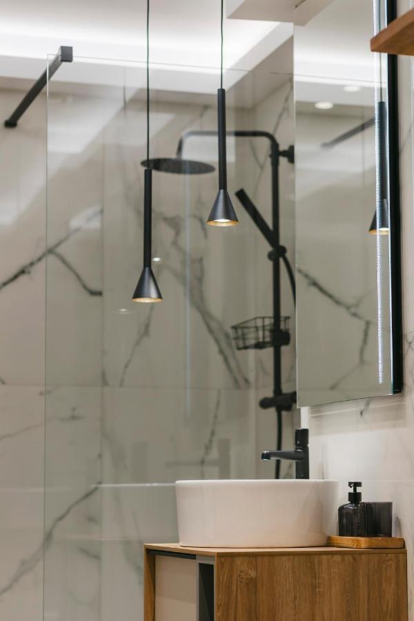 בראשוב The Forest - Luxe Central Apt With Free Secured Parking מראה חיצוני תמונה