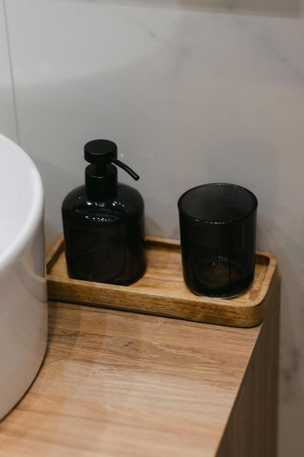 בראשוב The Forest - Luxe Central Apt With Free Secured Parking מראה חיצוני תמונה