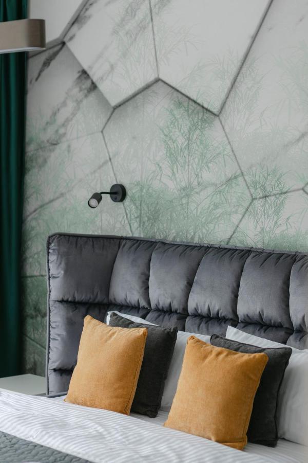 בראשוב The Forest - Luxe Central Apt With Free Secured Parking מראה חיצוני תמונה