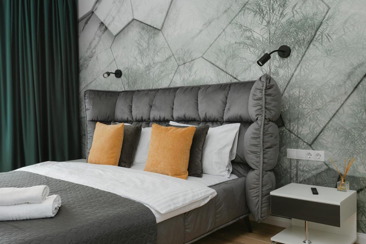 בראשוב The Forest - Luxe Central Apt With Free Secured Parking מראה חיצוני תמונה