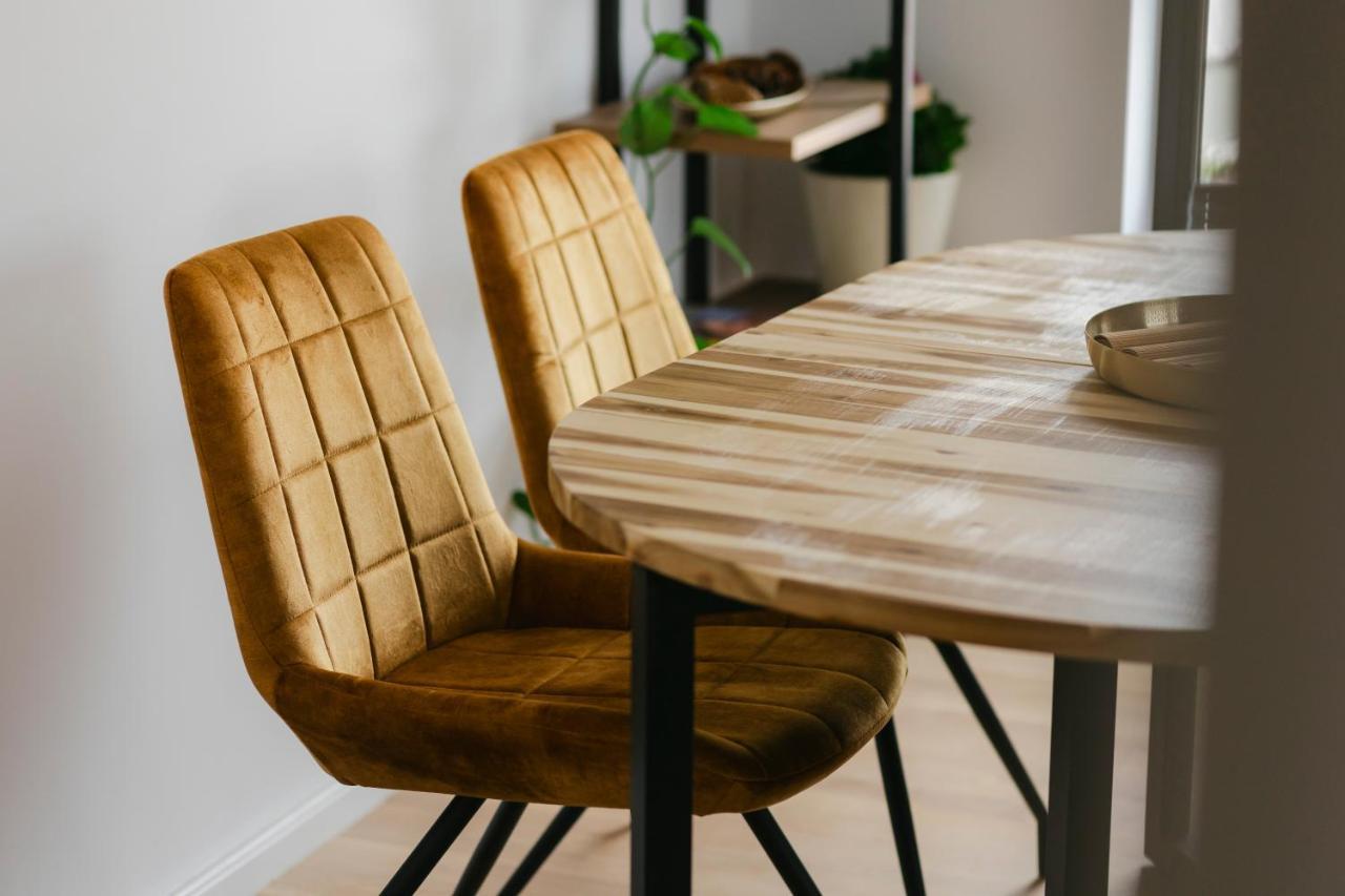 בראשוב The Forest - Luxe Central Apt With Free Secured Parking מראה חיצוני תמונה