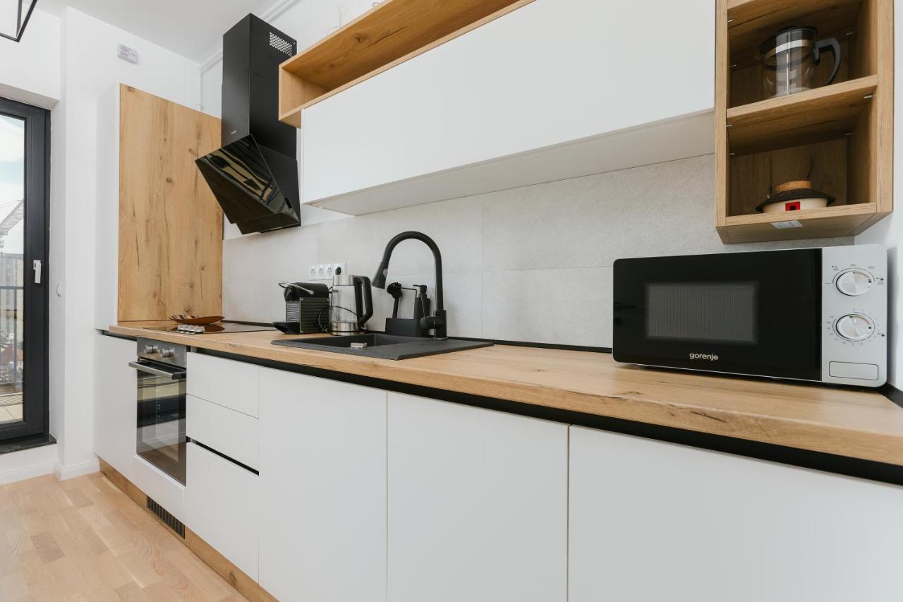 בראשוב The Forest - Luxe Central Apt With Free Secured Parking מראה חיצוני תמונה