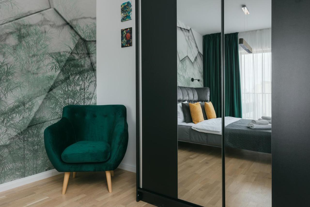 בראשוב The Forest - Luxe Central Apt With Free Secured Parking מראה חיצוני תמונה